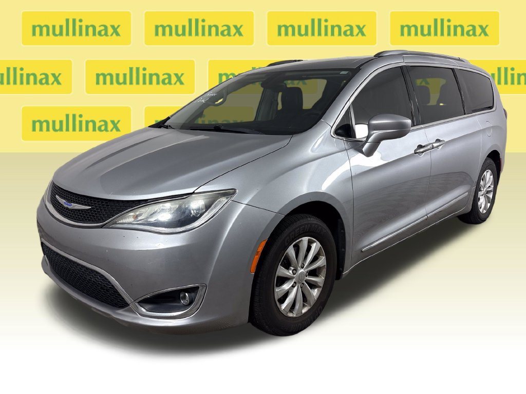 Used 2019 Chrysler Pacifica Touring-L FWD image 14
