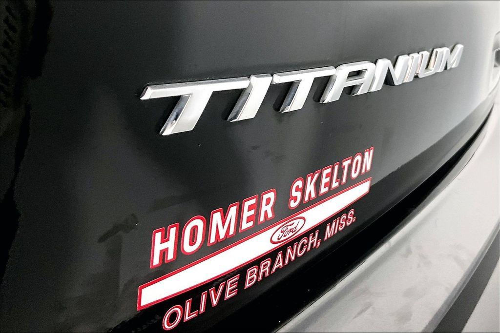 Used 2021 Ford Edge Titanium w/ Equipment Group 301A FWD image 14