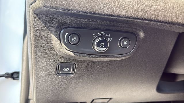 Used 2023 GMC Terrain SLT AWD/4WD image 15