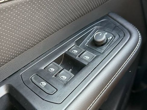 Certified 2026 Volkswagen Atlas Cross Sport SE FWD image 26