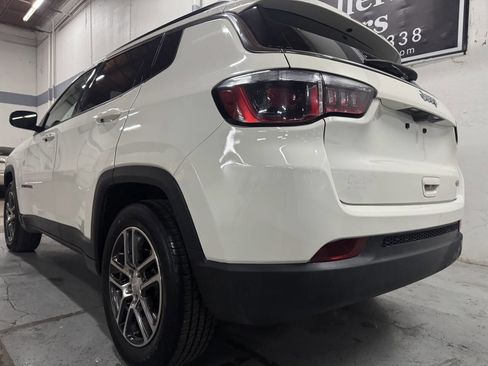 Used 2019 Jeep Compass Latitude w/ Popular Equipment Group image 11