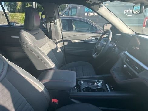 Used 2025 Ford Explorer ST-Line w/ Premium Package AWD/4WD image 5