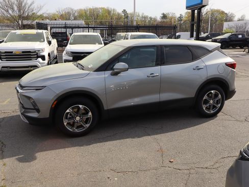 Used 2025 Chevrolet Blazer LT image 7