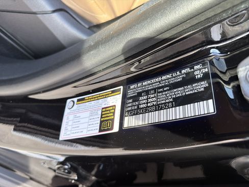 Used 2024 Mercedes-Benz GLS 450 4MATIC image 37