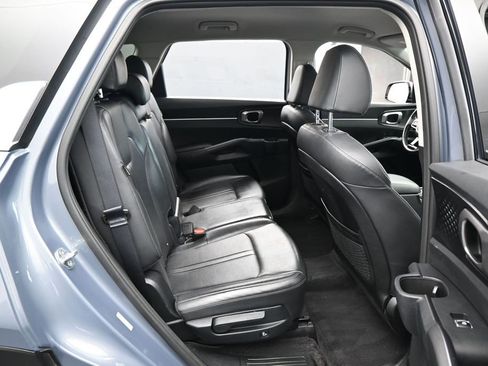 Used 2025 Kia Sorento S FWD image 39
