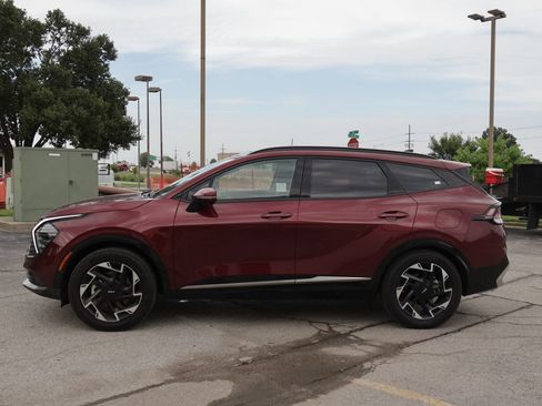 Certified 2025 Kia Sportage SX FWD image 4