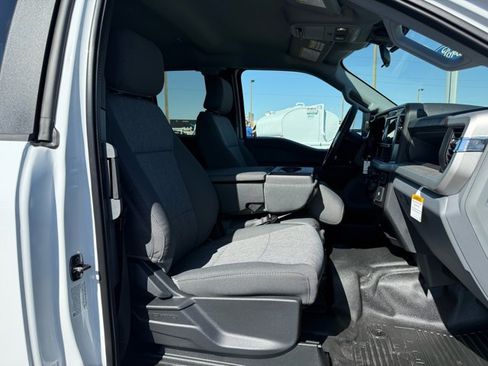 New 2026 Ford F550 4x4 Supercab Super Duty image 16