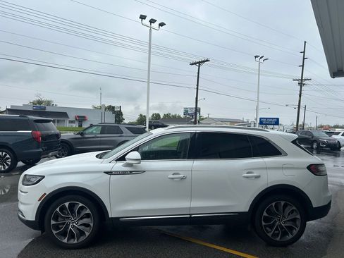 Used 2023 Lincoln Nautilus Reserve AWD/4WD image 4