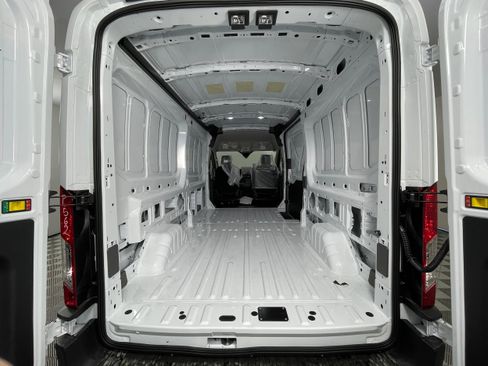 New 2026 Ford Transit 250 148 Medium Roof Extended AWD image 4