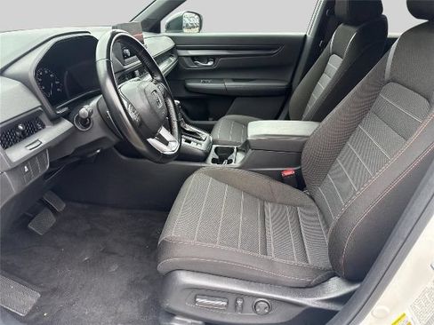 Used 2025 Honda CR-V Sport image 9