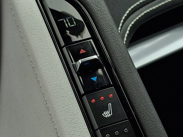 Used 2021 Chevrolet Corvette Stingray Preferred Conv w/ Z51 Performance Package RWD image 19