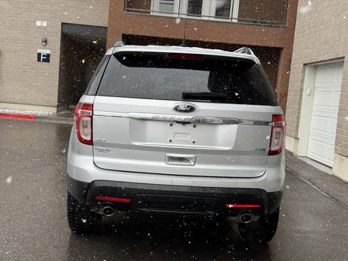 Used 2015 Ford Explorer XLT w/ Equipment Group 202B image 4