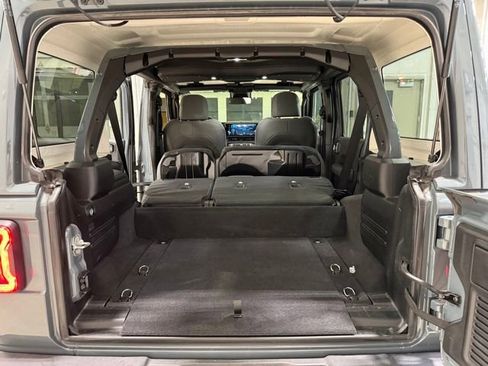 Used 2025 Jeep Wrangler Unlimited Sahara w/ Safety Group image 36