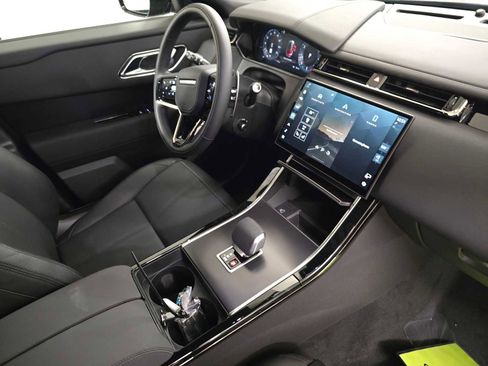 New 2026 Land Rover Range Rover Velar Dynamic SE image 11