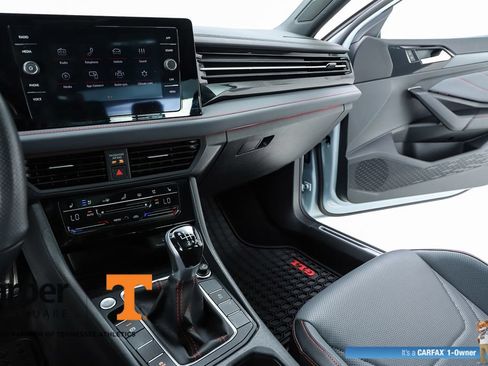 Used 2025 Volkswagen Jetta GLI Autobahn FWD image 23