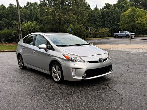 Used 2013 Toyota Prius Five FWD image 3