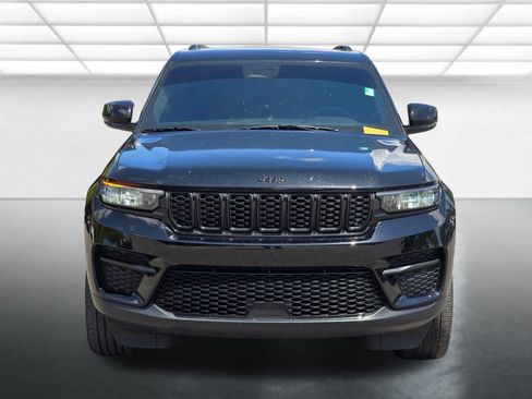 Used 2023 Jeep Grand Cherokee Altitude AWD/4WD image 14