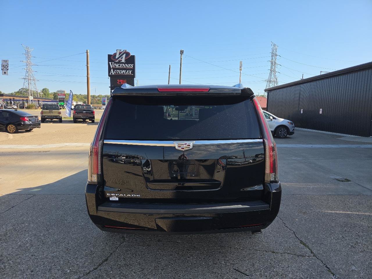 Used 2018 Cadillac Escalade Platinum AWD/4WD image 6