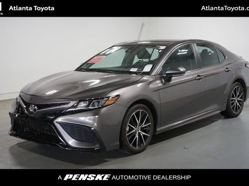 Used 2023 Toyota Camry SE FWD image 1