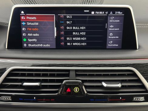 Used 2022 BMW 750i xDrive w/ Executive Package image 27