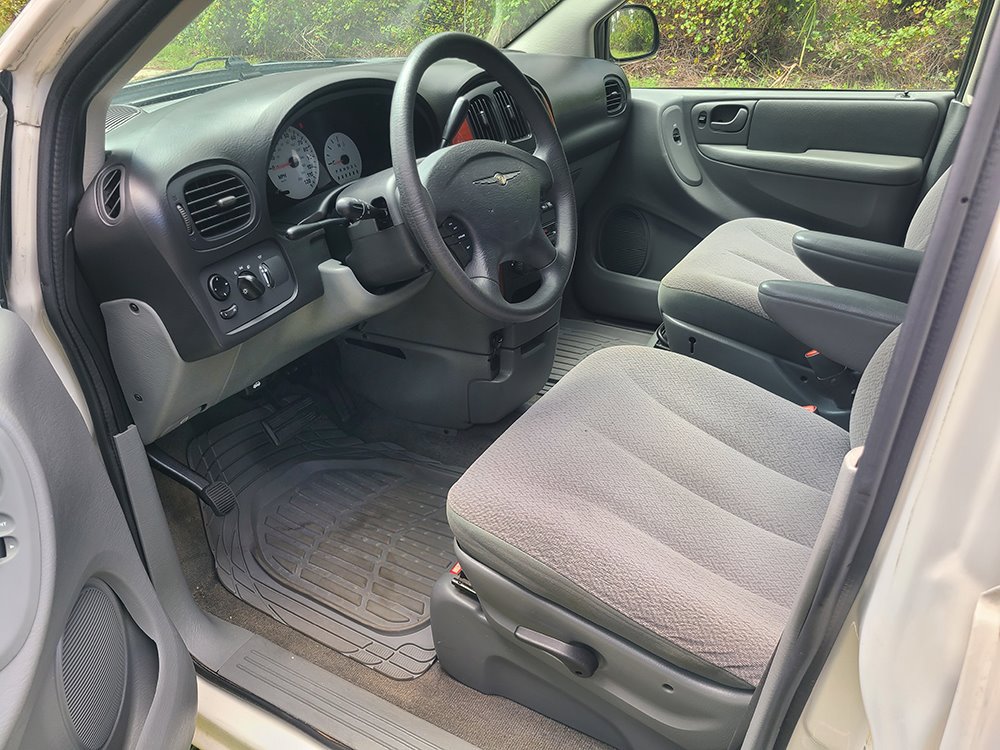 Used 2007 Chrysler Town & Country w/ Popular Equipment Group I FWD image 11
