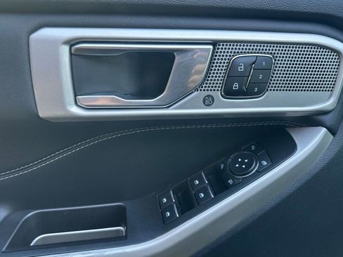 Certified 2023 Ford Explorer Limited w/ Hybrid Equipment Group 310A image 13