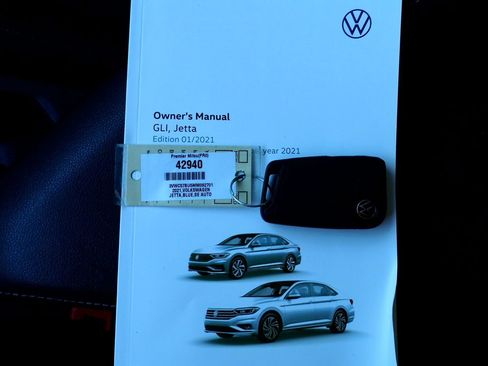 Used 2021 Volkswagen Jetta SE w/ SE Cold Weather Package image 27