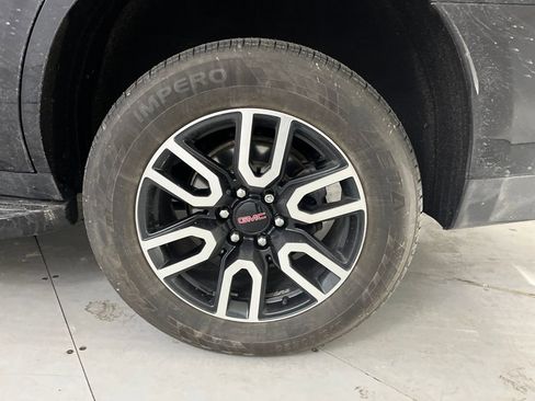Used 2022 GMC Yukon AT4 image 10