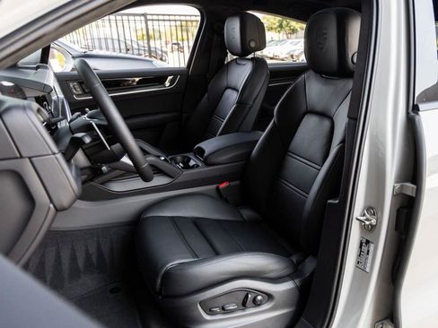 New 2025 Porsche Cayenne Turbo image 56