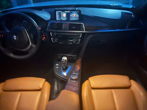 Used 2018 BMW 330i xDrive Sedan w/ Premium Package AWD/4WD image 30
