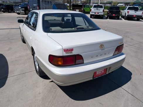 Used 1996 Toyota Camry LE FWD image 21