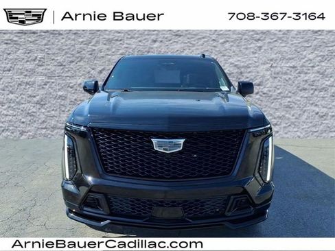 New 2026 Cadillac Escalade V w/ LPO, ONYX Package AWD/4WD image 11