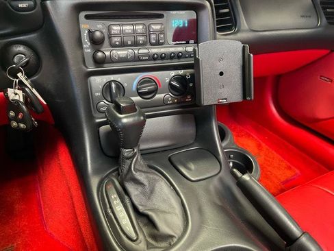 Used 2001 Chevrolet Corvette Convertible RWD image 34