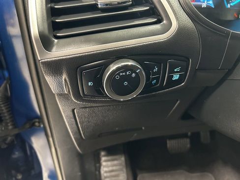 Used 2024 Ford Edge SEL w/ Convenience Package image 11