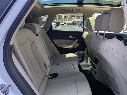 Certified 2024 Audi Q5 2.0T Premium Plus AWD/4WD image 27