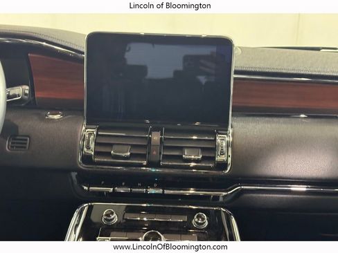 Used 2019 Lincoln Navigator Select AWD/4WD image 27