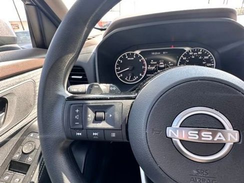 Certified 2023 Nissan Rogue SV image 18