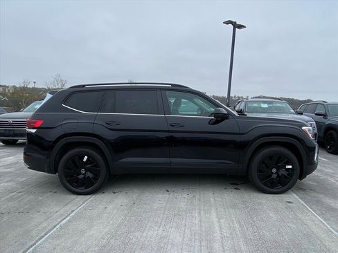 New 2026 Volkswagen Atlas SE AWD/4WD image 2