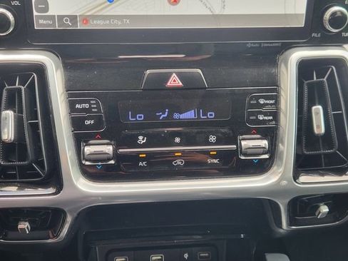 Used 2023 Kia Sorento SX FWD image 18