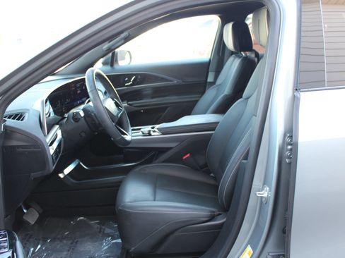 Used 2025 Cadillac Lyriq Sport AWD/4WD image 16