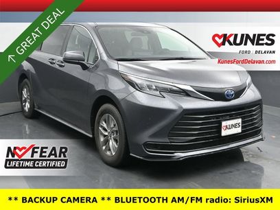 Used 2025 Toyota Sienna LE