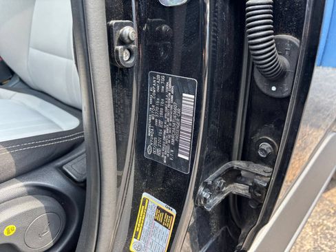 Used 2026 Hyundai Venue SEL FWD image 24