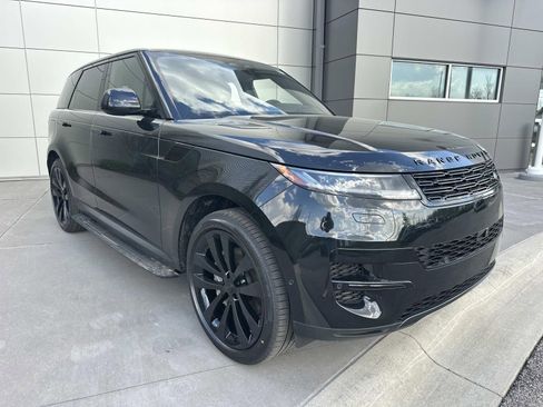 New 2026 Land Rover Range Rover Sport SE AWD/4WD image 3