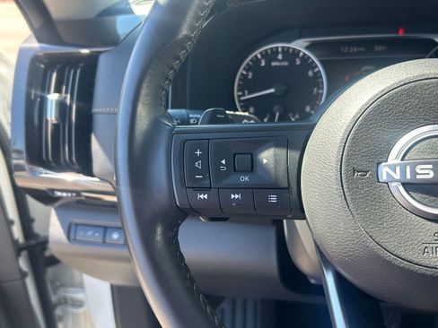 Used 2025 Nissan Pathfinder SV image 35