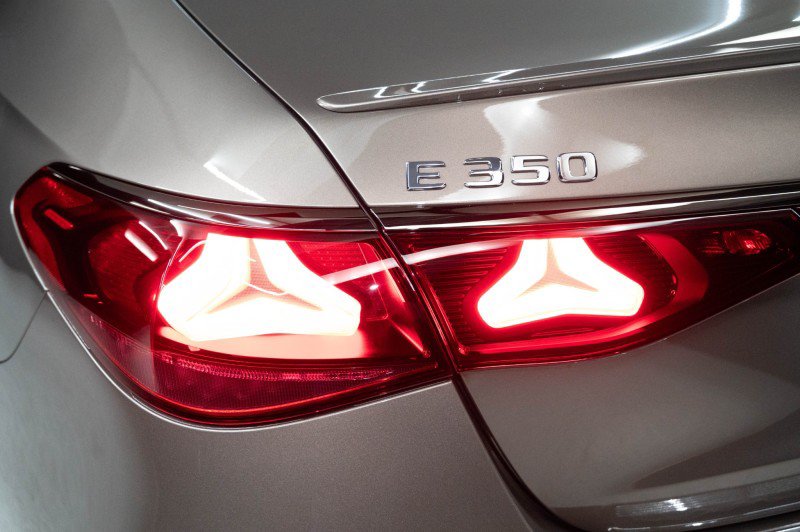 New 2027 Mercedes-Benz E 350 Sedan image 9