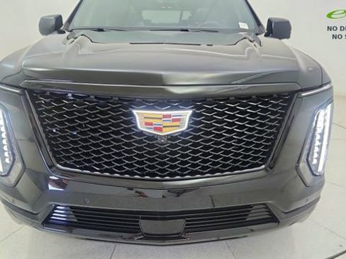 Used 2025 Cadillac Escalade Sport w/ Touring Package AWD/4WD image 9