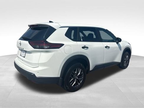 Certified 2024 Nissan Rogue S FWD image 5