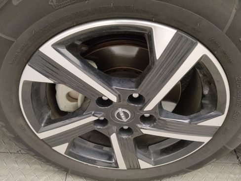 Used 2025 Nissan Sentra SV FWD image 31