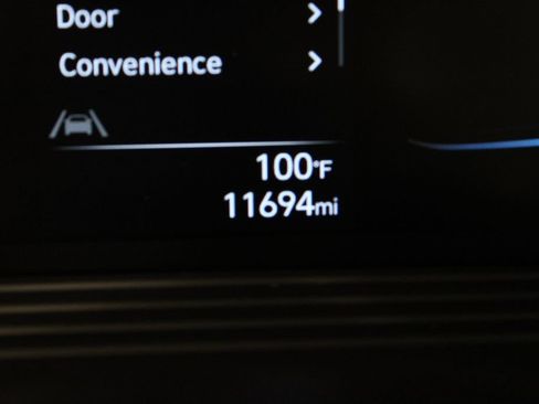 Certified 2025 Hyundai Venue SEL FWD image 29
