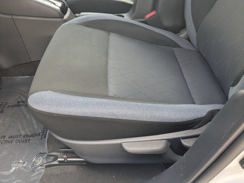 Used 2025 Nissan Versa SV FWD image 18
